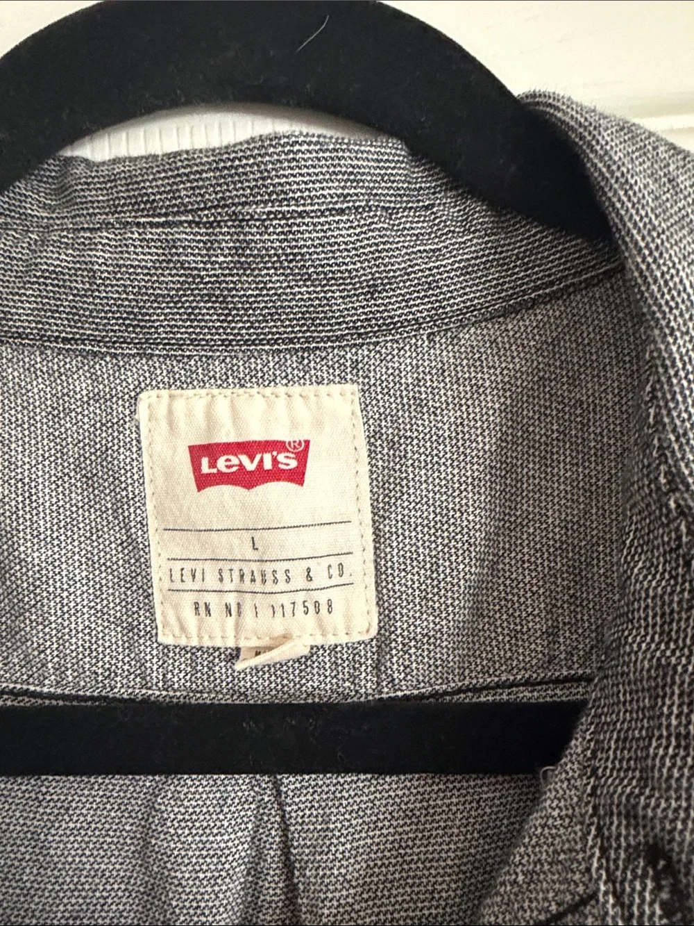 Levi's Men's Short-Sleeve Button-Down Shirt in Heather Gray